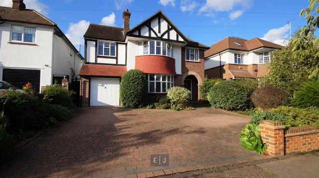 The Meadway, Buckhurst Hill, photo 1