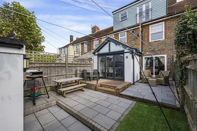 Eastbourne Road, Seaford, photo 2