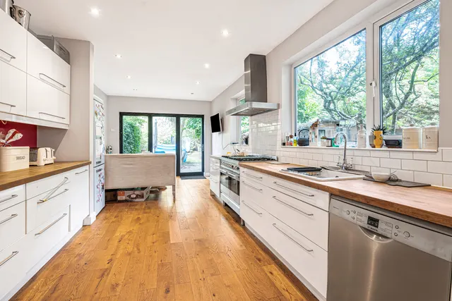Staines Road East, Sunbury-on-Thames, TW16, photo 3