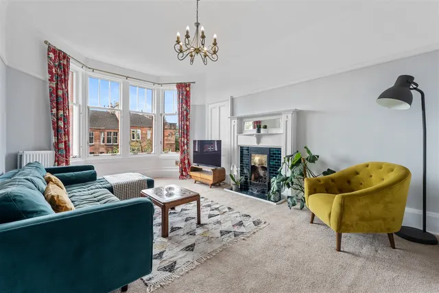 Photo 3 — 3/2 48 Edgehill Road, Broomhill, G11 7JD