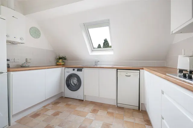 Highacre, Dorking, RH4, photo 3