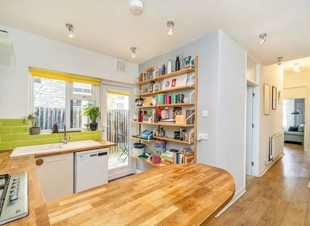 Photo 3 — Hillcourt Road, East Dulwich, SE22