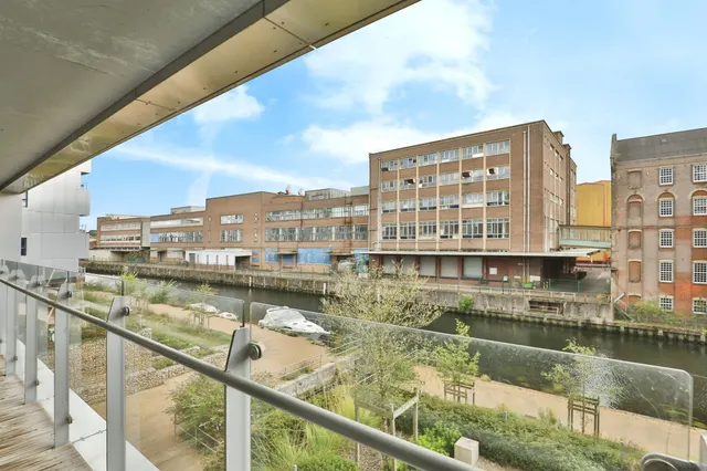 Photo 3 — Geoffrey Watling Way, Norwich
