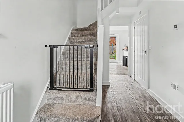 Whittle Road, NG34, photo 2