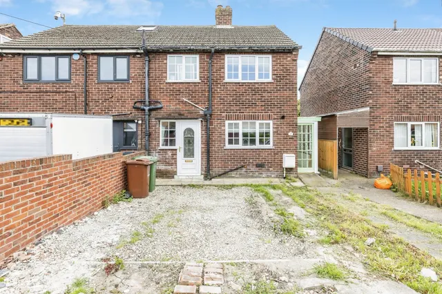 Priory Road, Featherstone, Pontefract, photo 1