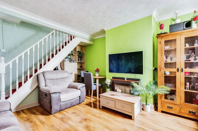 Salisbury Street, Swindon, SN1, photo 2