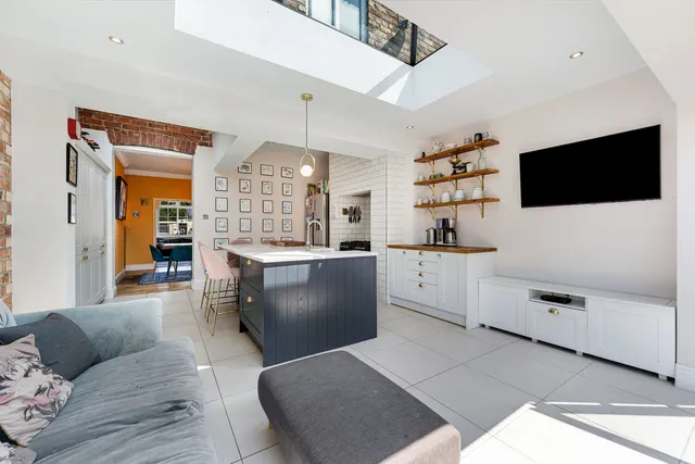 Photo 3 — Newstead Terrace, Timperley, WA15