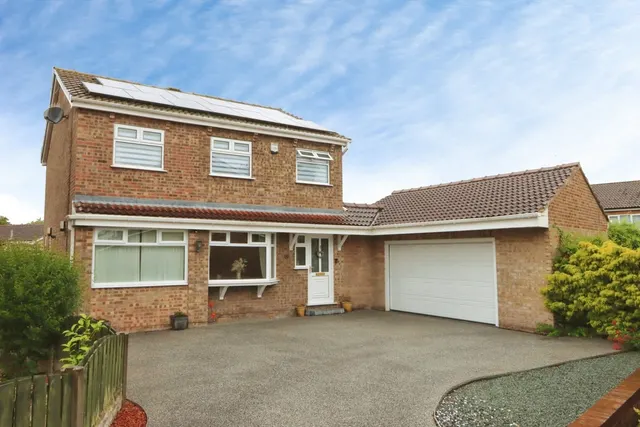 Rothbury Close, Sothall, Sheffield, S20, photo 1