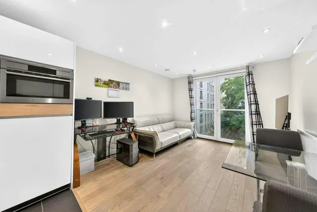 Devizes Street, London, N1, photo 1