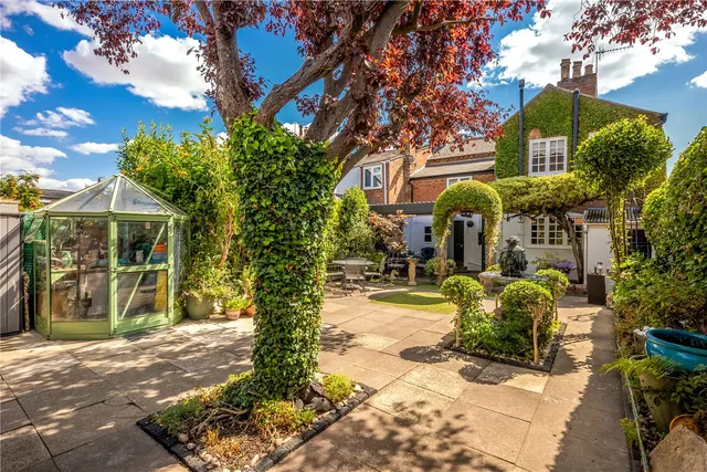 Photo 2 — New Street, Stratford-upon-Avon, Warwickshire, CV37