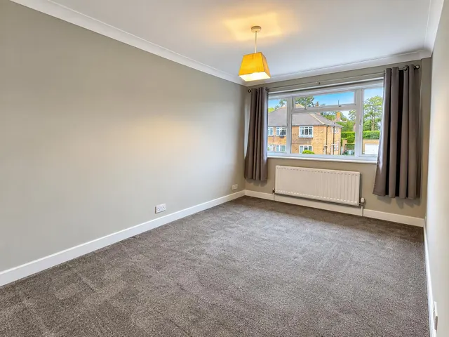 Hereford Close, Epsom, KT18, photo 3