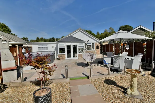 Ameysford Road, BH22, photo 3