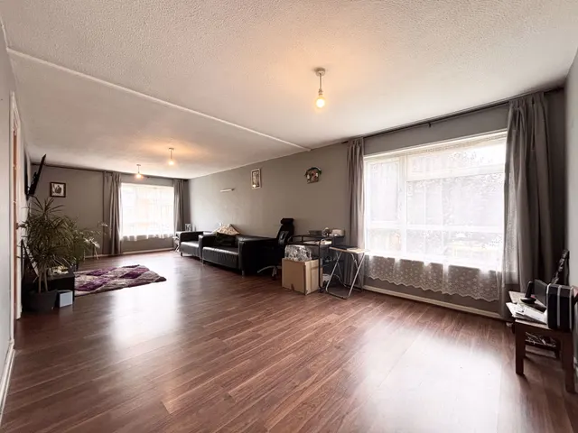 Dishforth Lane, London, NW9, photo 2