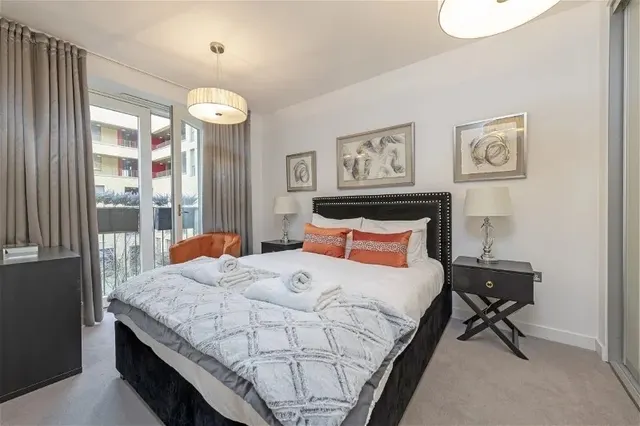 Danvers Avenue London SW11, photo 1