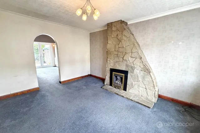 Ivanhoe Avenue, Attleborough, CV11, photo 3