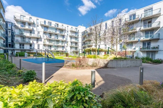 Flat 76, Quadrant Court, Empire Way, Wembley, photo 1
