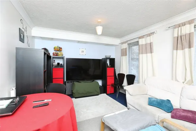 Photo 2 — Radnor Close, Maidstone, Kent, ME14