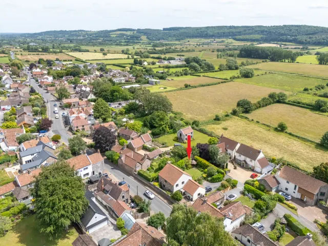 Clevedon Road, Weston-in-Gordano, BS20, photo 2