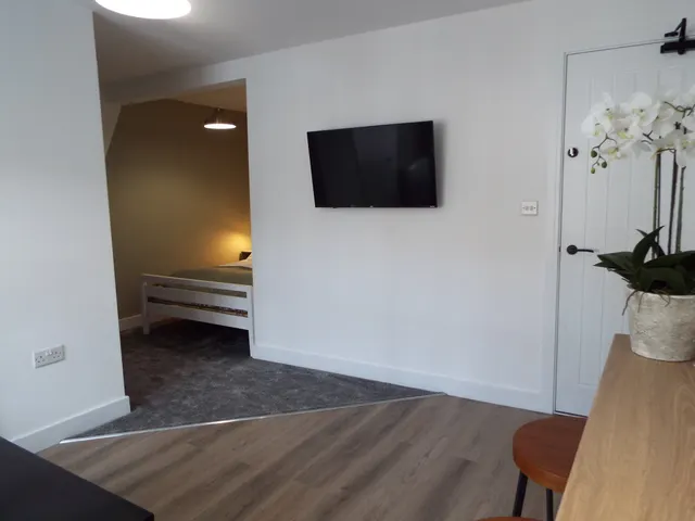 Photo 2 — Room 3, St. Catherine Street, Mansfield, NG18