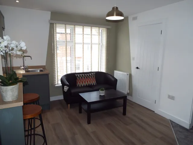 Photo 3 — Room 3, St. Catherine Street, Mansfield, NG18