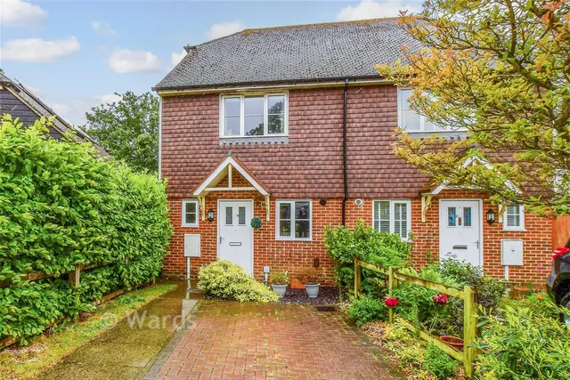 Cruttenden Close, Tenterden, TN30, photo 1
