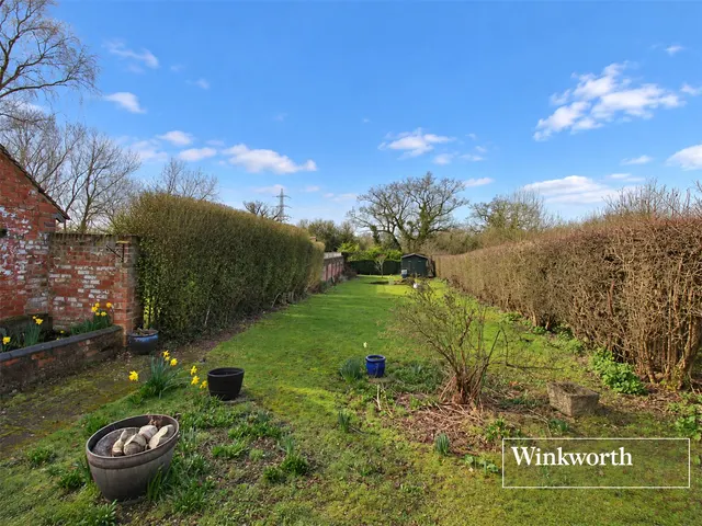 Photo 2 — Theobald Street, Radlett, Hertfordshire, WD7
