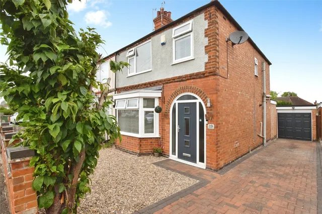 Burleigh Avenue, Wigston, LE18, photo 1