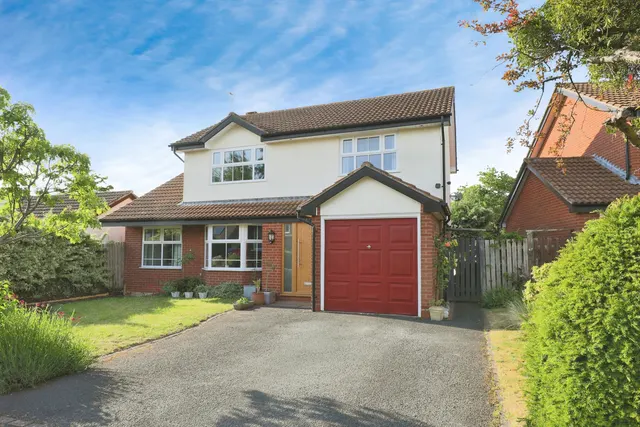 Photo 2 — Seymour Road, Stratford-Upon-Avon
