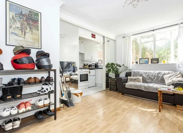 Upper Richmond Road, Putney, SW15, photo 3
