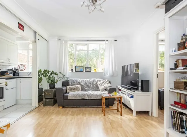 Upper Richmond Road, Putney, SW15, photo 2