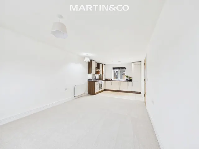 Photo 3 — Wapshott Road, Staines-upon-Thames