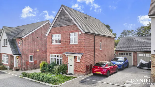Bebington Drive, Langdon Hills, SS16, photo 1