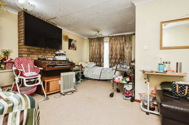 Middle Leasow, Quinton, B32, photo 3