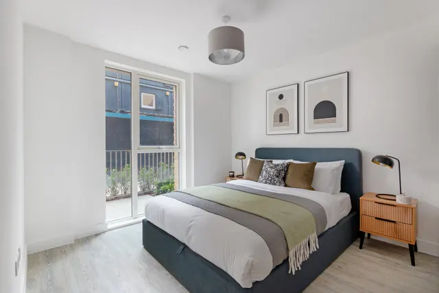 Civic Street, London, TW3, photo 3