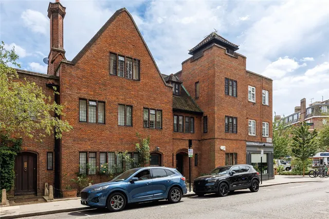 Photo 2 — Whiteheads Grove, London, SW3
