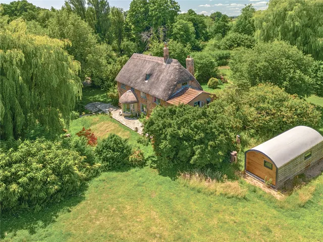 Woodborough, Pewsey, Wiltshire, SN9 5PL, photo 1