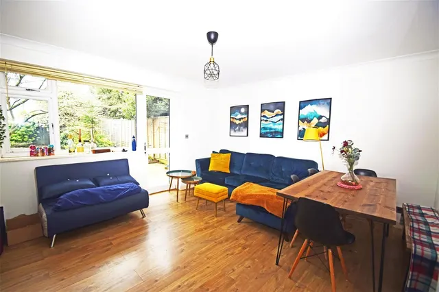 Cumberland Close, St Margarets, TW1, photo 3