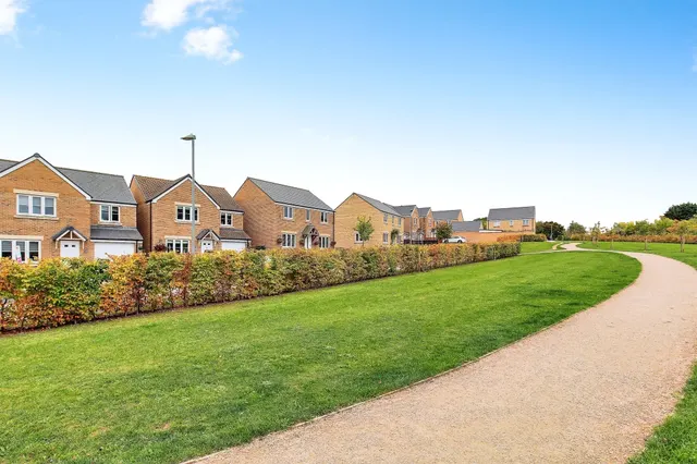 Photo 2 — Fellows Close, Weldon, Corby