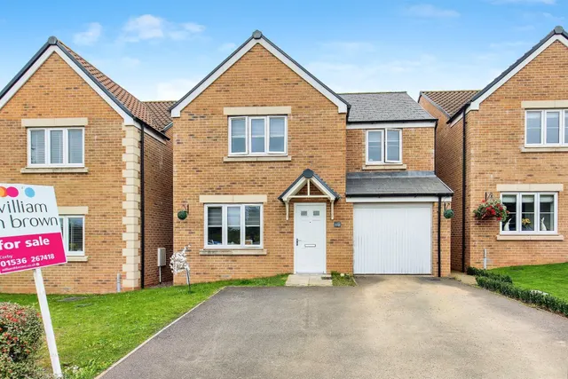 Fellows Close, Weldon, Corby, photo 1