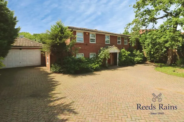 Tomswood Road, Chigwell, Essex, IG7, photo 1