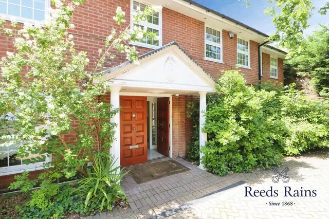 Photo 2 — Tomswood Road, Chigwell, Essex, IG7