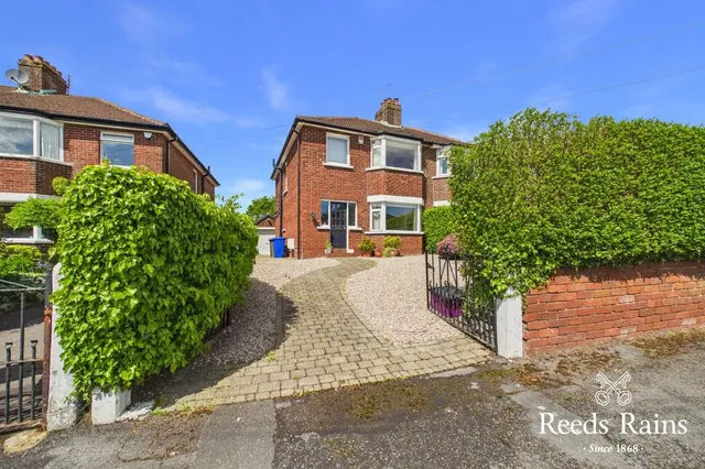 Gilnahirk Crescent, Belfast, County Antrim, BT5, photo 1