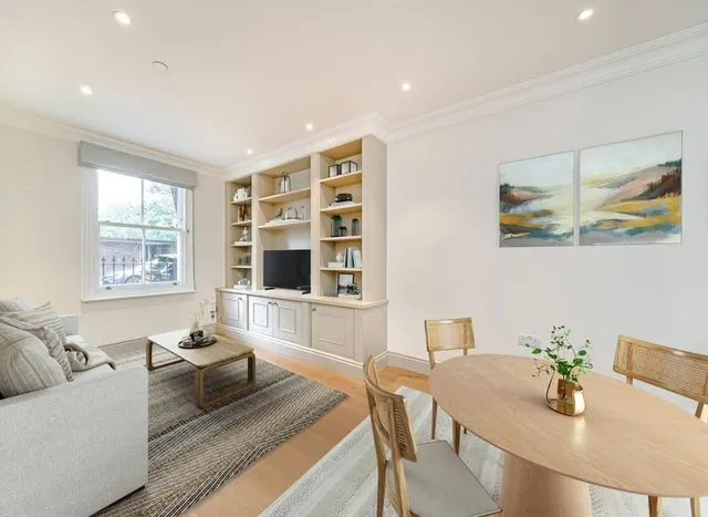 Photo 2 — Sandilands Road, Fulham, SW6