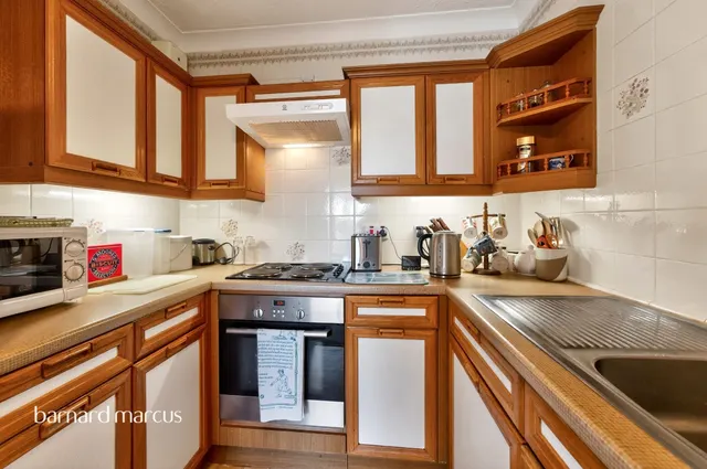 Mayfield Avenue, London, N12, photo 2
