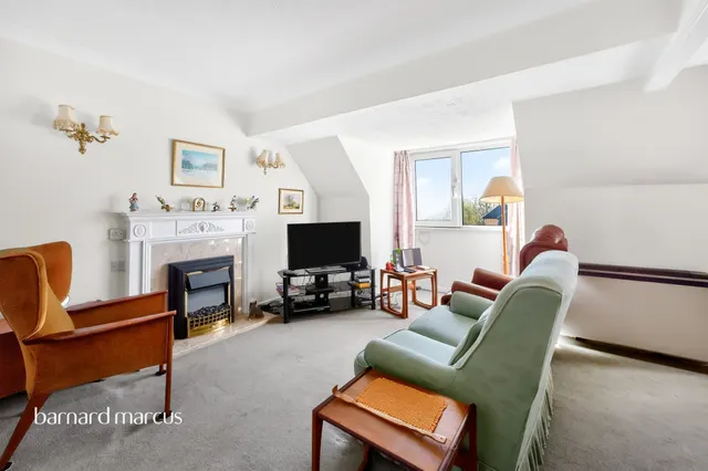 Mayfield Avenue, London, N12, photo 3