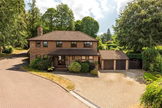 Ladyegate Close, Dorking, RH5, photo 1
