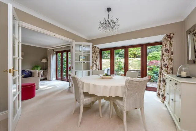 Ladyegate Close, Dorking, RH5, photo 3