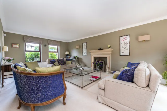 Ladyegate Close, Dorking, RH5, photo 2