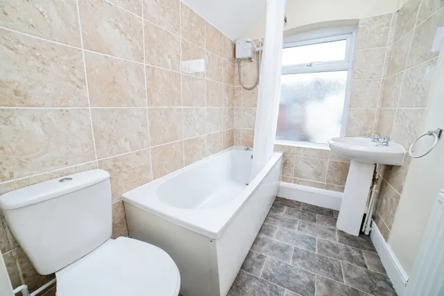 Photo 3 — Gedling Street, Mansfield, Nottinghamshire, NG18