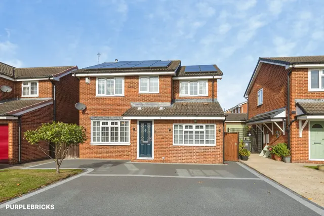 Girton Walk, Darlington, DL1, photo 1